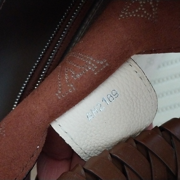 LOUIS VUITTON MONOGRAM CARMEL MAHINA HOBO SHOULDER BAG - Picture 12 of 13